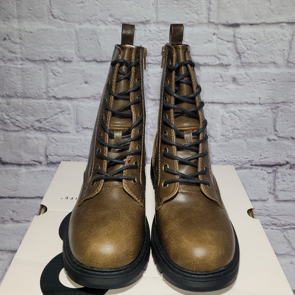 SO Reindeer Women's Combat Boots - Picture 3 of 5